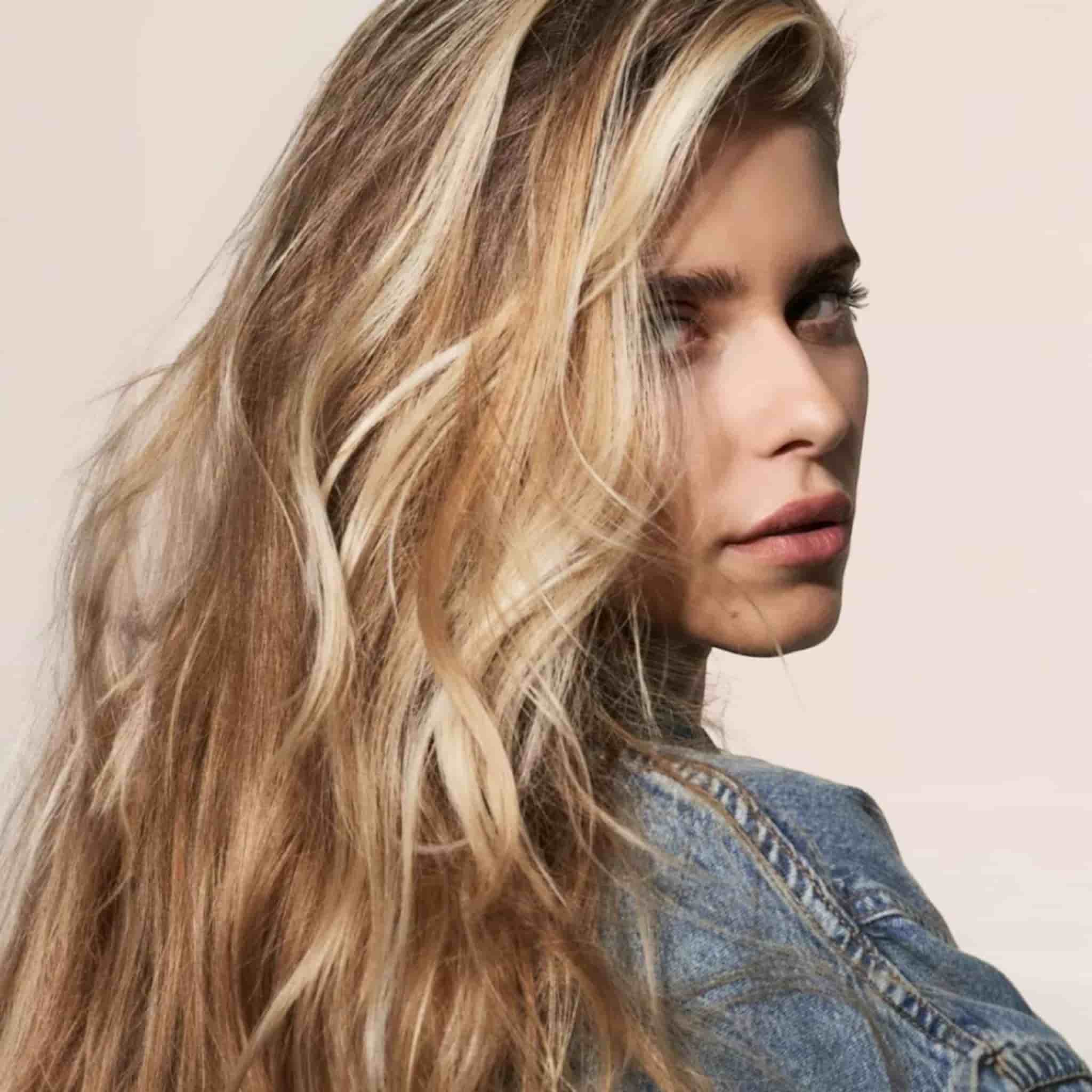 BlondMe Blonde Essentials: Η Premium Vegan Λύση για Ξανθά Μαλλιά με Λάμψη και Αντοχή