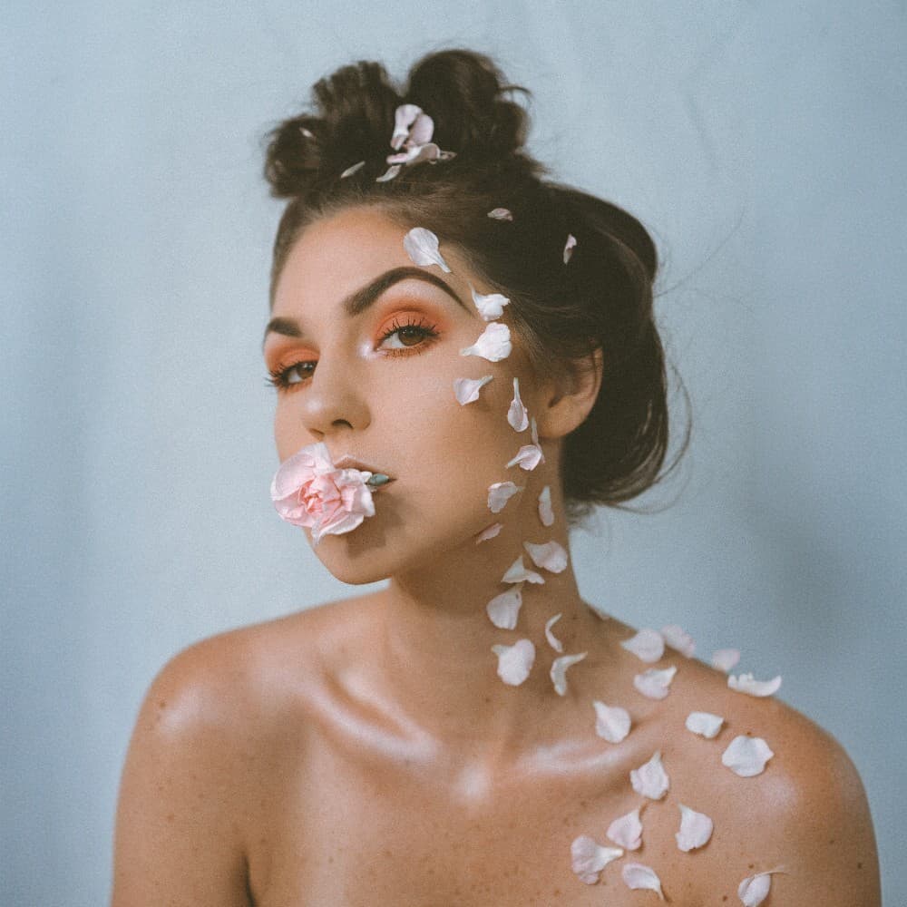 Απολέπιση και ενυδάτωση σώματος για απαλό δέρμα